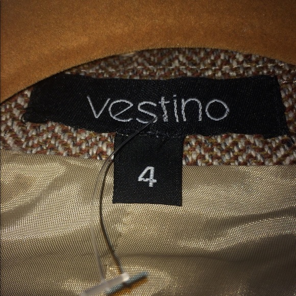 2 piece suit - Picture 3 of 3